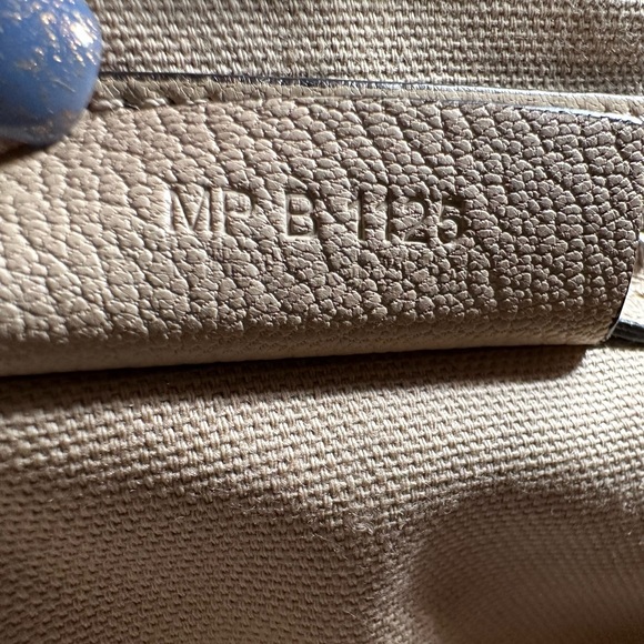 Givenchy Antigona Medium Cream - Picture 7 of 16